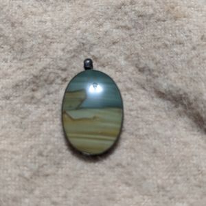 Pendant bezel set sandstone